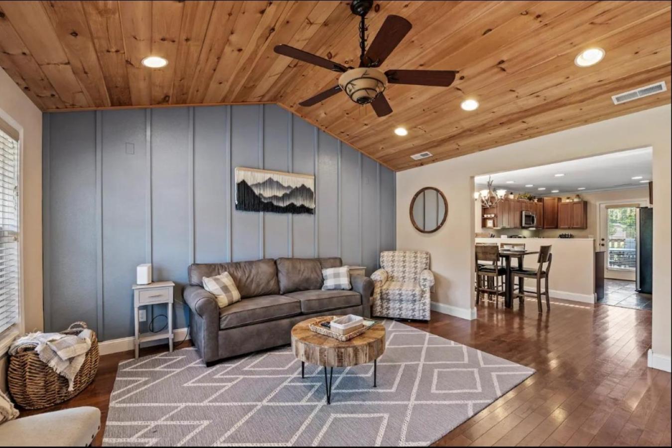 Creekside Cottage*Hot Tub*Entire Home-Pigeon Forge Εξωτερικό φωτογραφία