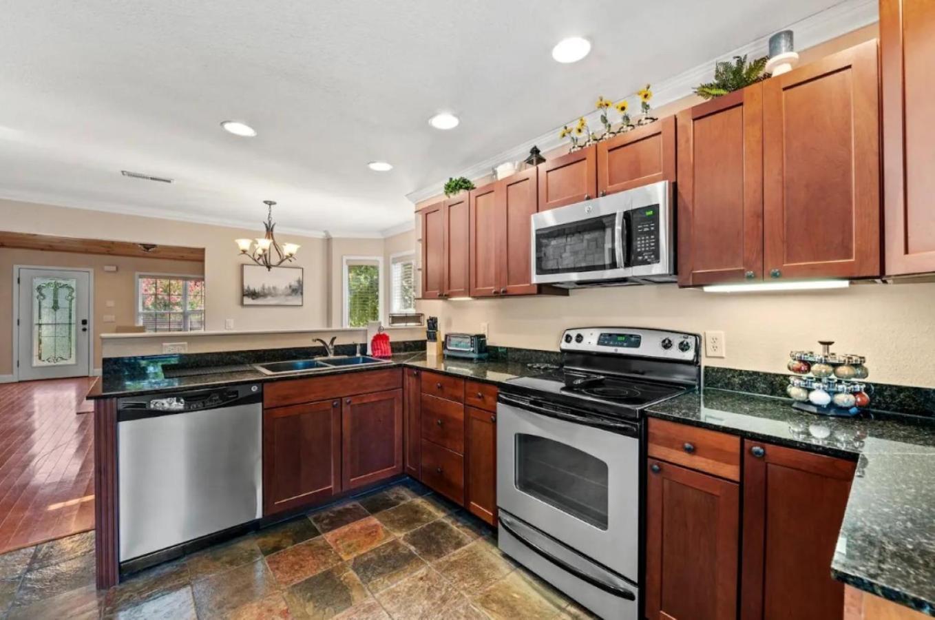 Creekside Cottage*Hot Tub*Entire Home-Pigeon Forge Εξωτερικό φωτογραφία